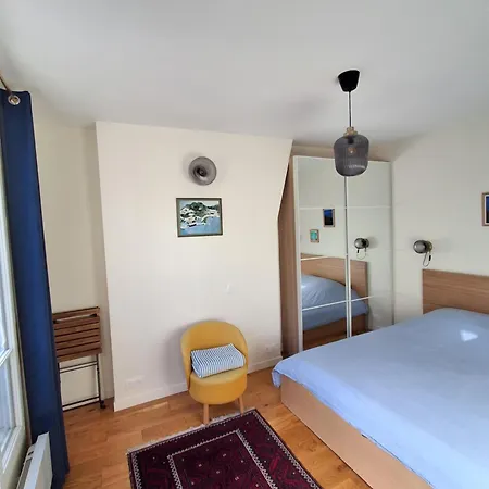 Eiffel Tower Family Apartment *
