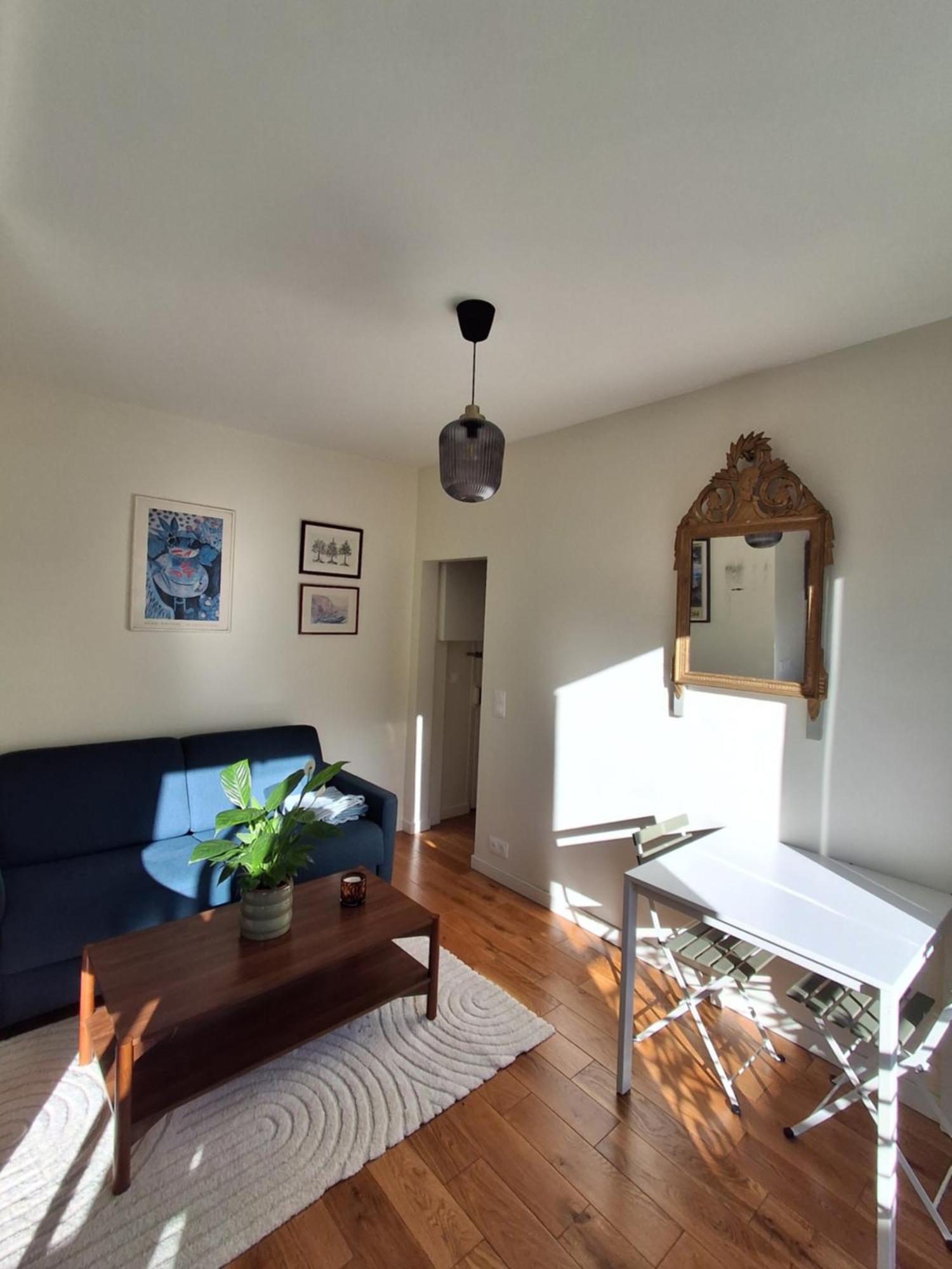 Eiffel Tower Family Apartment